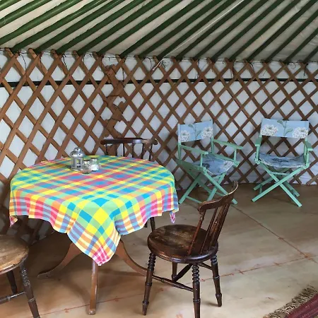 Higher Trenear Farm Yurts Lyxtält *